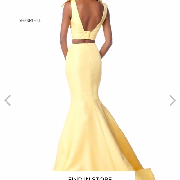 2018 Sherri Hill prom dress - Picture 2 of 3